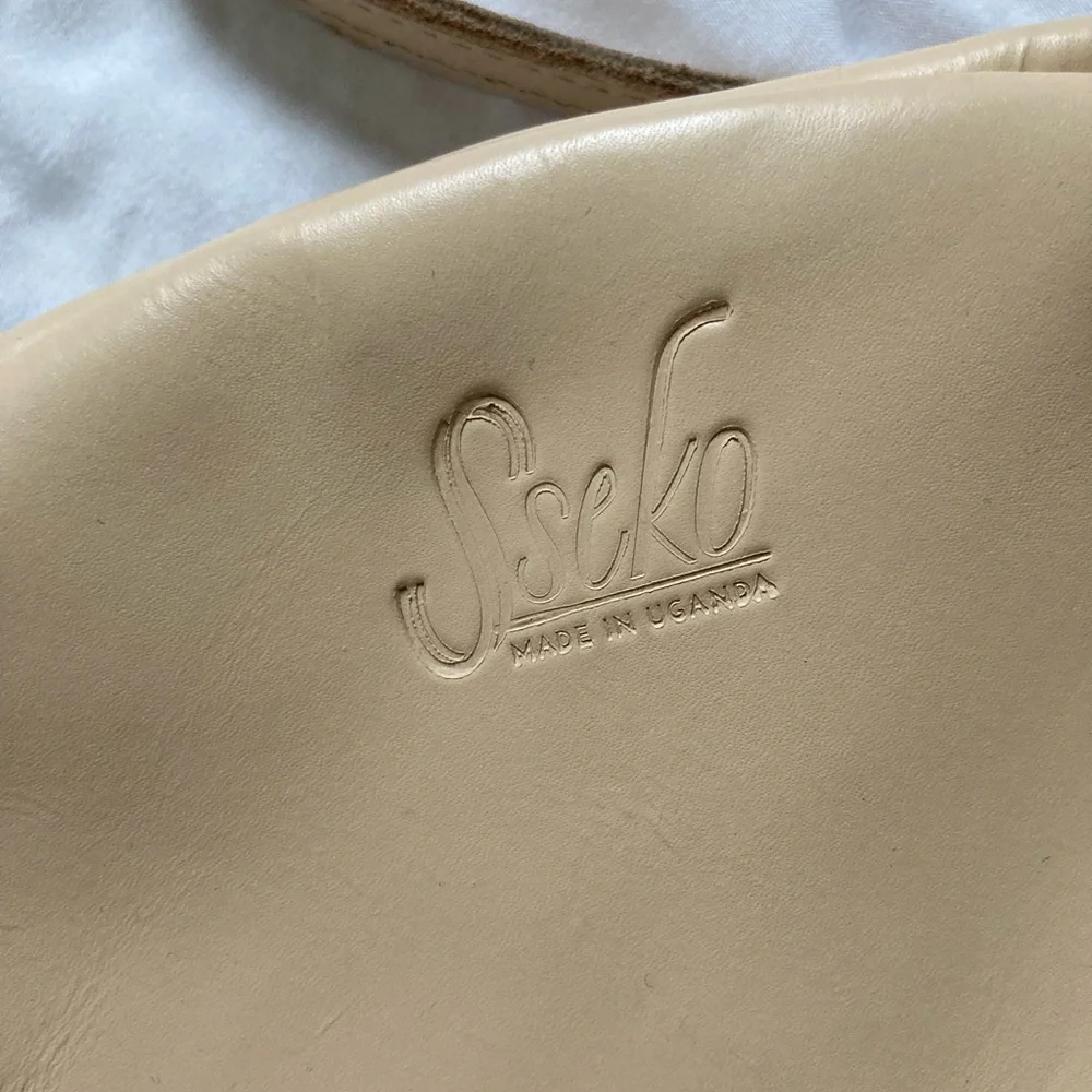 Sseko: Alabaster Circle Purse - Picture 3 of 5